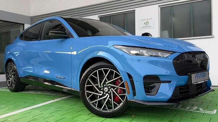 Blau Gebraucht 2022 Ford Mustang Mach-E GT SUV | 39.950 € (Superpreis) - Bild 1/4
