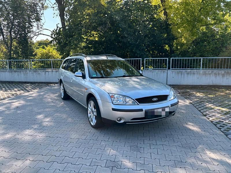 Silber Gebraucht 2002 Ford Mondeo Ghia Kombi | 1.700 € (Teuer) - Bild 1/4