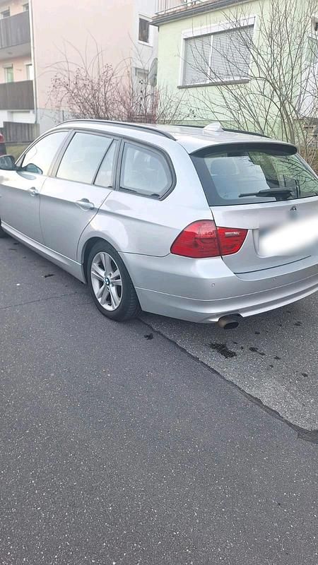 Gebraucht BMW 318 140 PS (102 kW) 2012 Andere farben Kombi