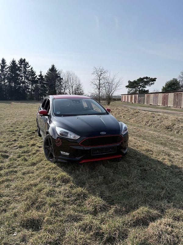 Usata Ford Focus ST-Line 150 CV (110 kW) 2016 Nero Station wagon
