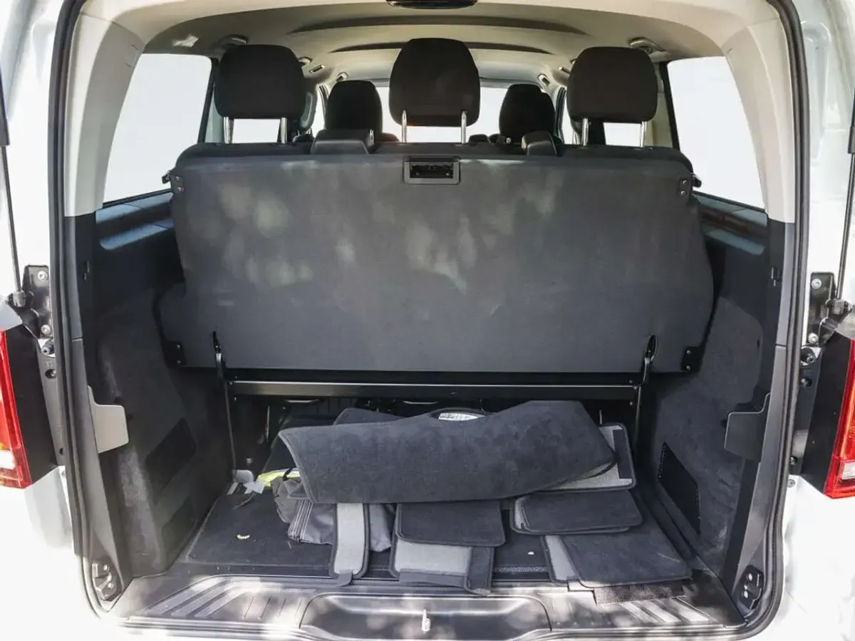 Gebraucht Mercedes Vito 136 PS (100 kW) 2023 Bergkristallweiß Van