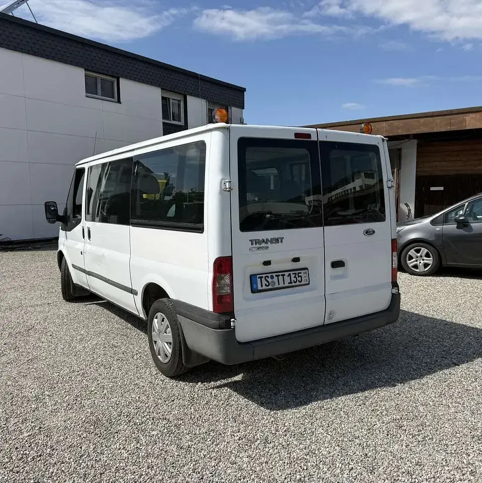 Gebraucht Ford 300 Trend 86 PS (63 kW) 2011 Frostweiß Kombi