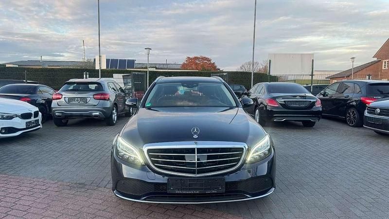Gebraucht Mercedes C200 Exclusive 184 PS (135 kW) 2019 Blau Kombi