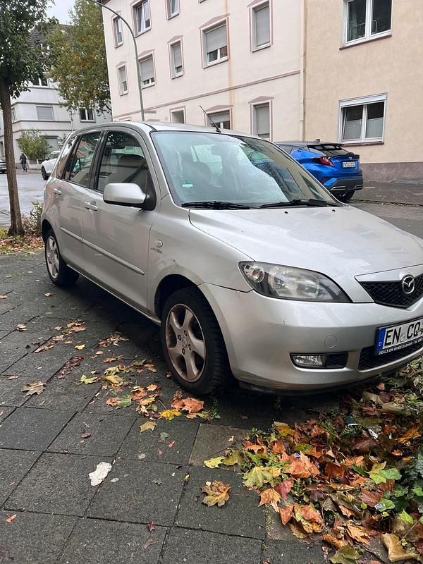 Silber Gebraucht 2006 Mazda 2 Kleinwagen | 1.500 € (Guter Preis) - Bild 1/4