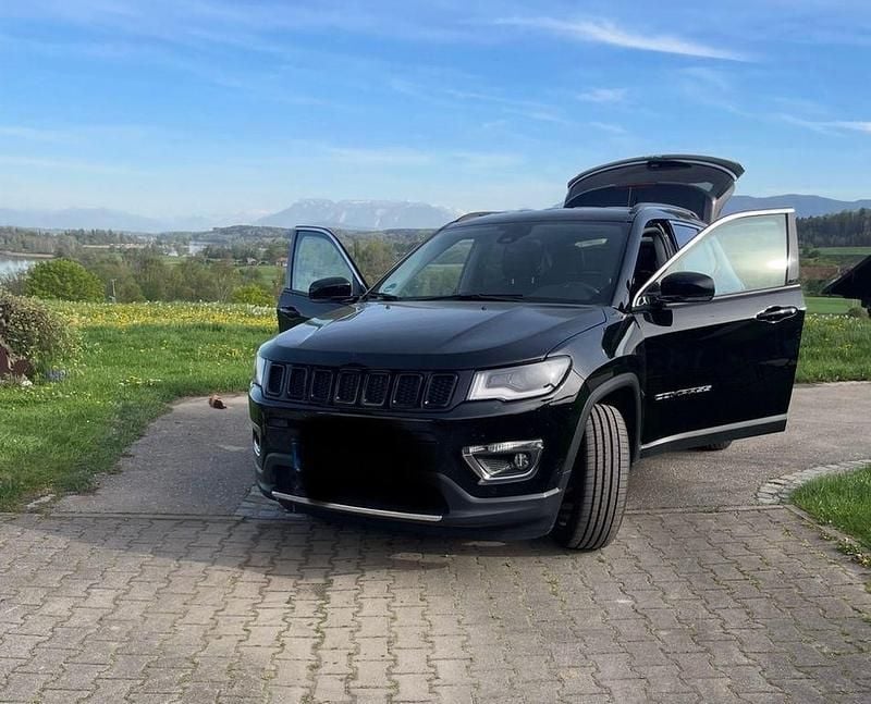 Gebraucht Jeep Compass Limited 140 PS (102 kW) 2017 Schwarz SUV