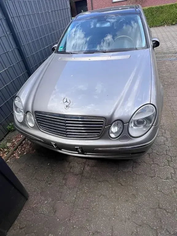 Gebraucht Mercedes E280 Avantgarde 190 PS (139 kW) 2005 Grau Limousine