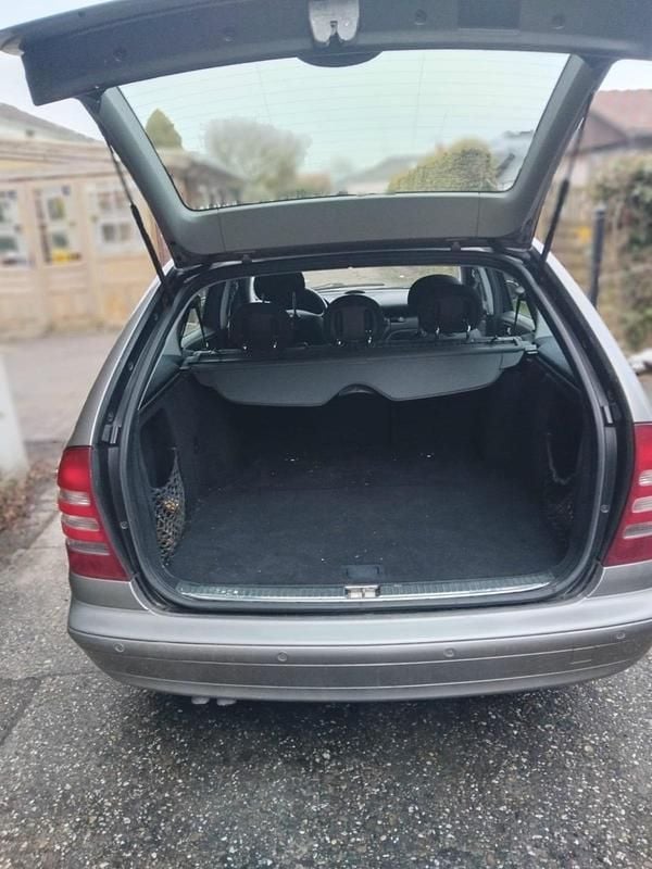 Gebraucht Mercedes C180 143 PS (105 kW) 2005 Grau Kombi