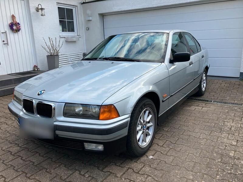 Silber Gebraucht 1997 BMW 323 Limousine | 8.500 € (Fairer Preis) - Bild 1/4