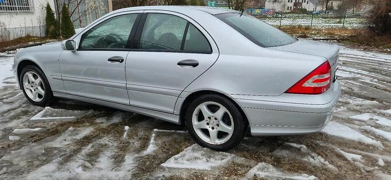 Gebraucht Mercedes C180 143 PS (105 kW) 2006 Grau Limousine