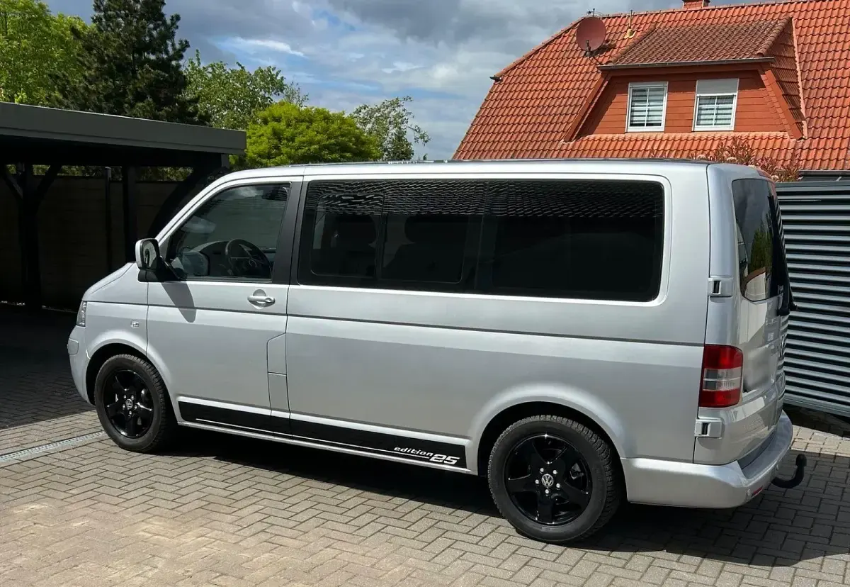Gebraucht VW Caravelle 116 PS (85 kW) 2005 Silber Van