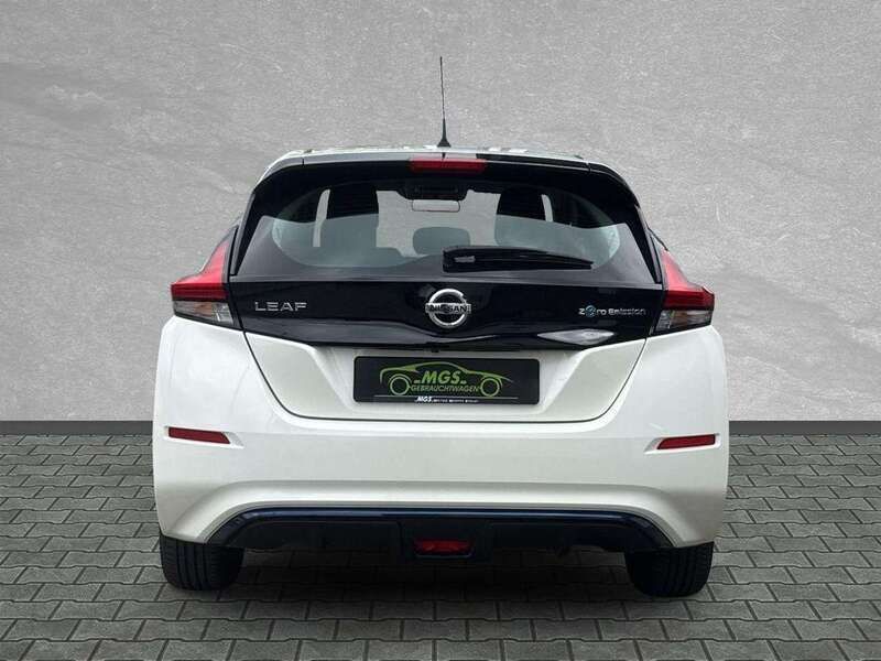 Occasion Nissan Leaf Acenta 110 kW (150 ch) 2022 Blanc Citadine