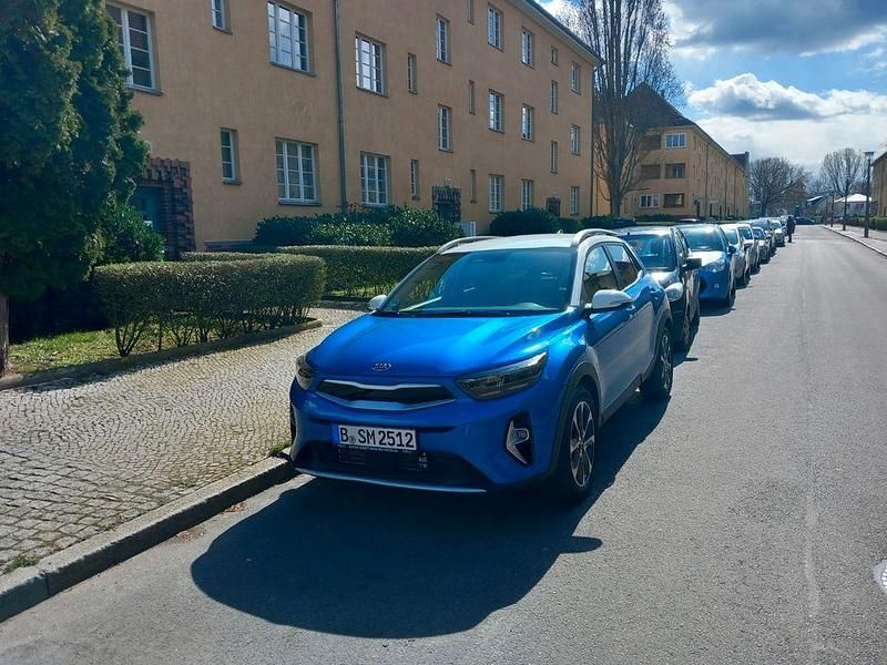 Blau Gebraucht 2020 Kia Stonic Platinum SUV | 17.000 € - Bild 1/2