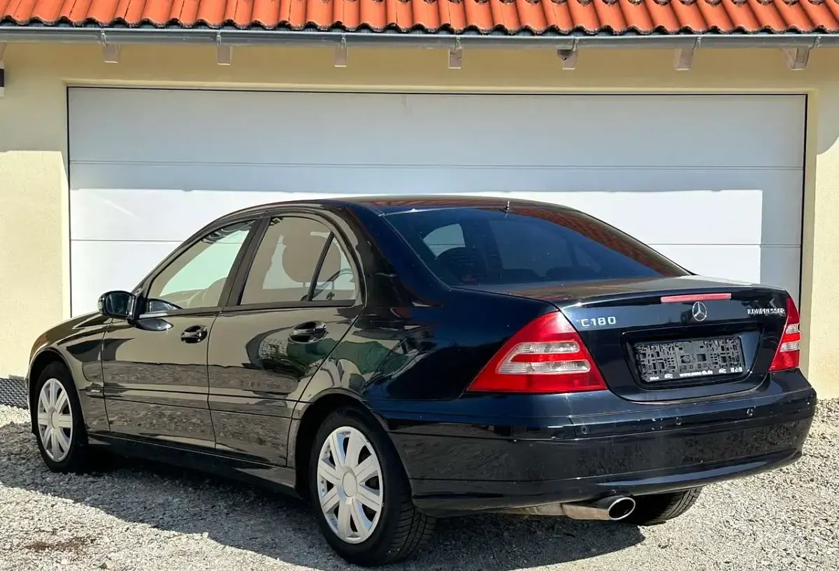 Gebraucht Mercedes C180 Classic 143 PS (105 kW) 2007 Schwarz Limousine