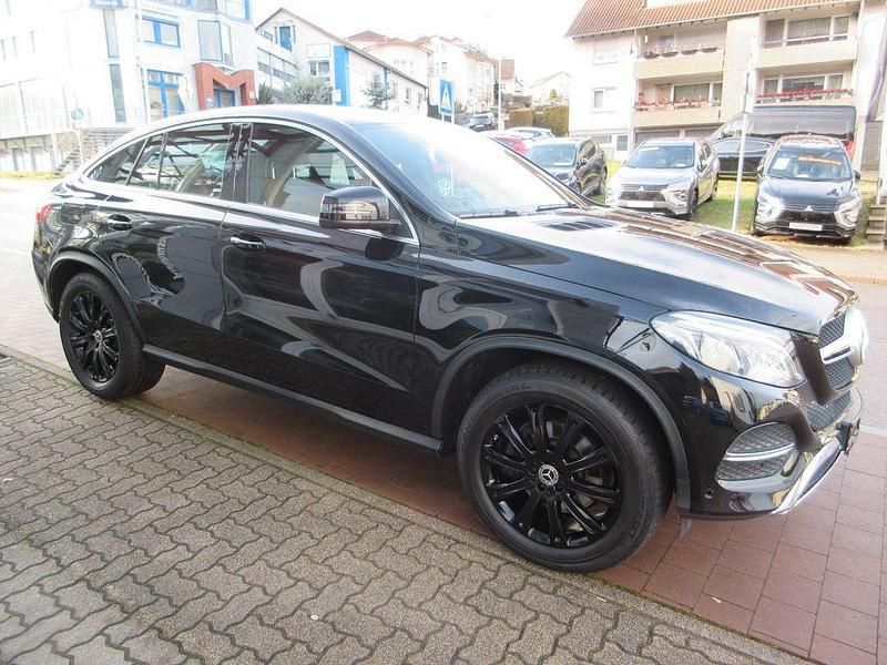 Gebraucht Mercedes GLE400 333 PS (244 kW) 2017 Schwarz SUV