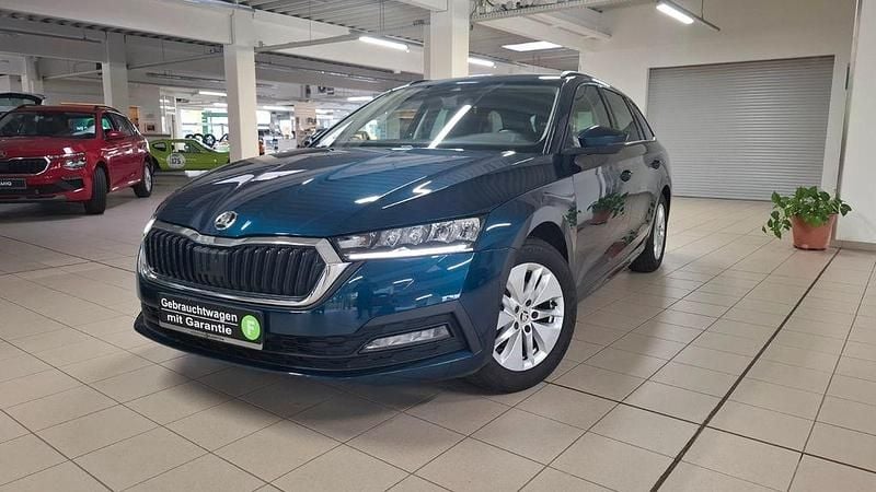 Blau Gebraucht 2021 Skoda Octavia Ambition Kombi | 20.895 € (Superpreis) - Bild 1/4