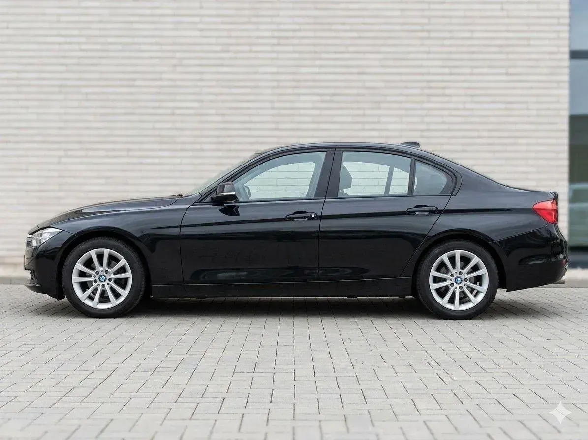 Gebraucht BMW 318 Advantage 150 PS (110 kW) 2016 Schwarz Limousine