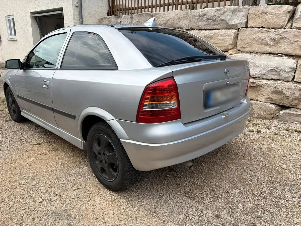 Gebraucht Opel Astra 75 PS (55 kW) 1998 Silber Coupé