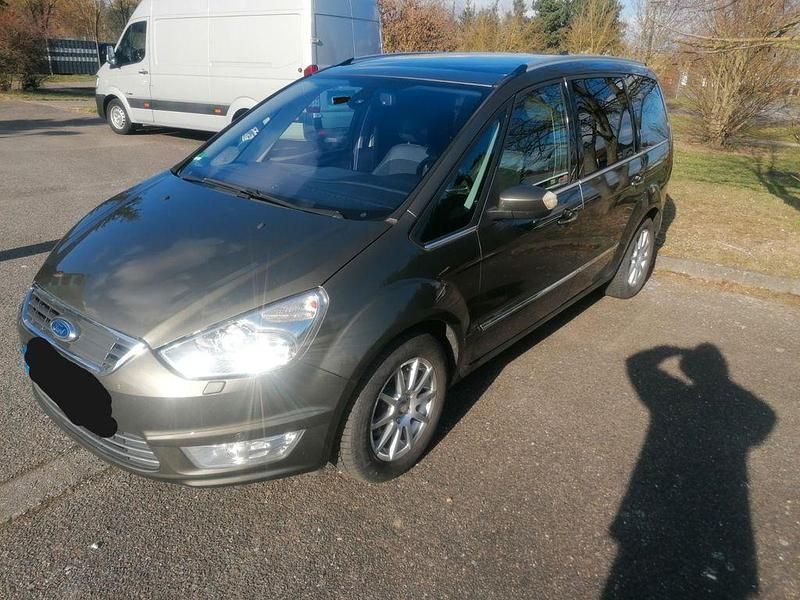 Gebraucht Ford Galaxy Titanium 163 PS (119 kW) 2010 Violet Van / Kleinbus