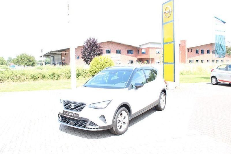 Weiß Gebraucht 2024 Seat Arona FR SUV | 18.984 € (Fairer Preis) - Bild 1/4