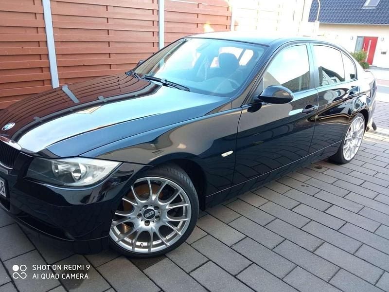Gebraucht BMW 320 177 PS (130 kW) 2008 Schwarz Limousine