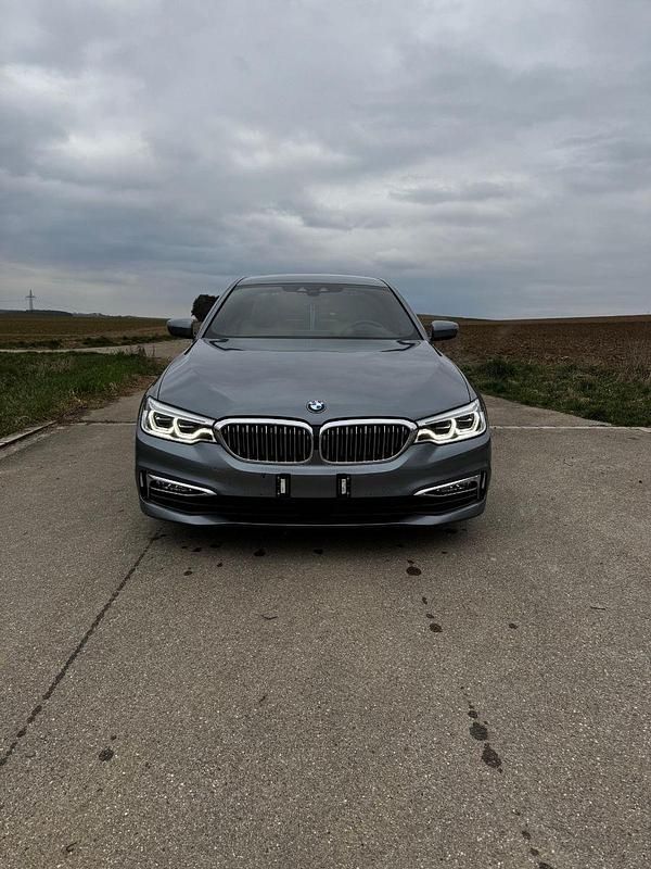 Gebraucht BMW 540 Sport Line 340 PS (250 kW) 2017 Grau Limousine
