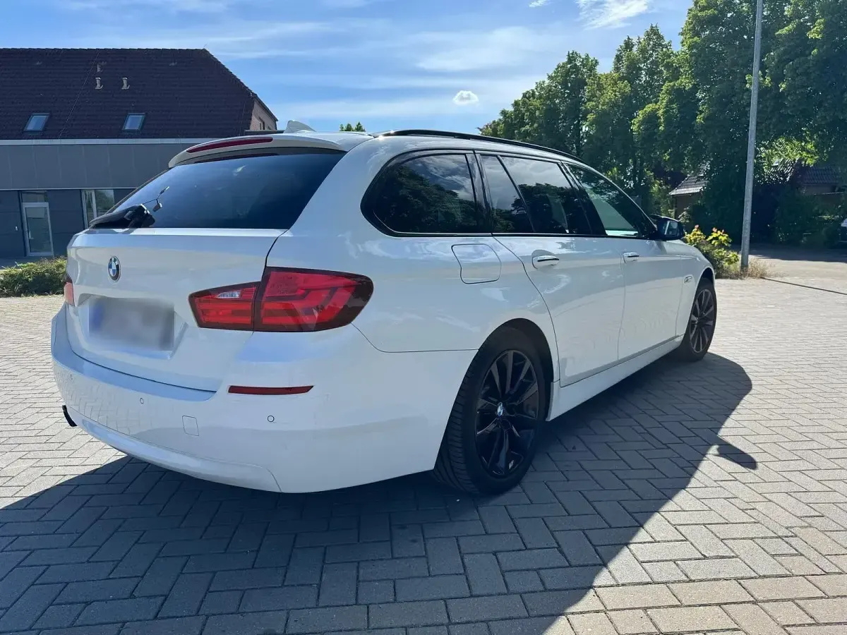 Gebraucht BMW 525 218 PS (160 kW) 2012 Weiß Kombi