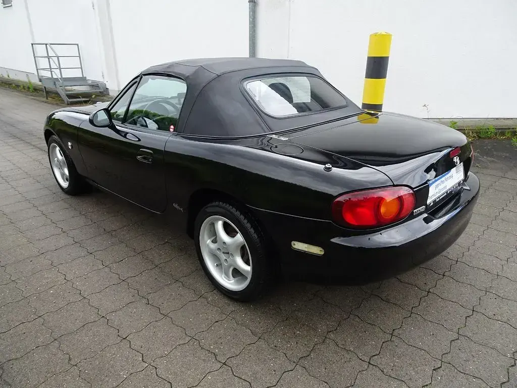 Gebraucht Mazda MX5 110 PS (80 kW) 2000 Schwarz (metallic) Cabrio