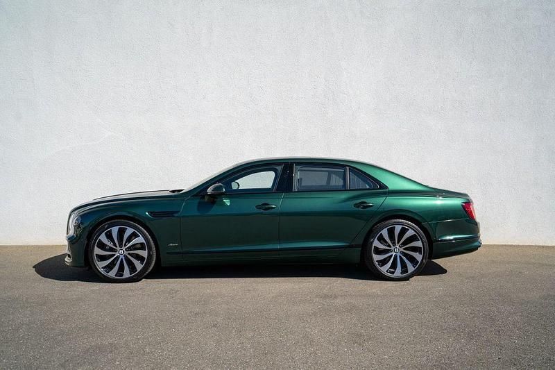 Gebraucht Bentley Flying Spur 549 PS (403 kW) 2024 Verdant Limousine