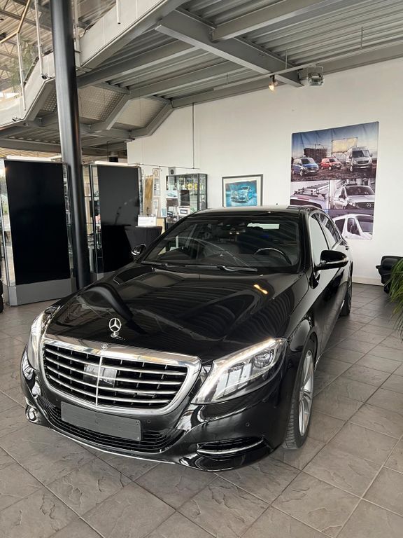 Schwarz Gebraucht 2018 Mercedes S350 Limousine | 42.000 € - Bild 1/4