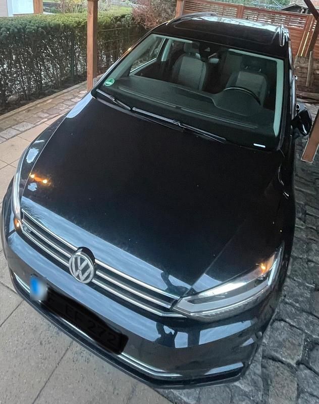 Gebraucht VW Touran Highline 150 PS (110 kW) 2016 Schwarz Van / Kleinbus