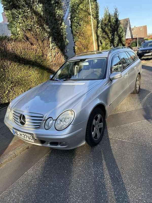 Gebraucht 2005 Mercedes E220 Classic Kombi | 3.200 € (Guter Preis) - Bild 1/4