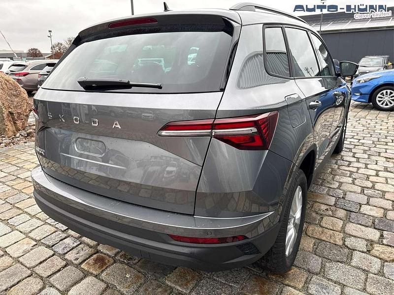 Neu Skoda Karoq Selection 150 PS (110 kW) 2025 Graphitgrau metallic SUV