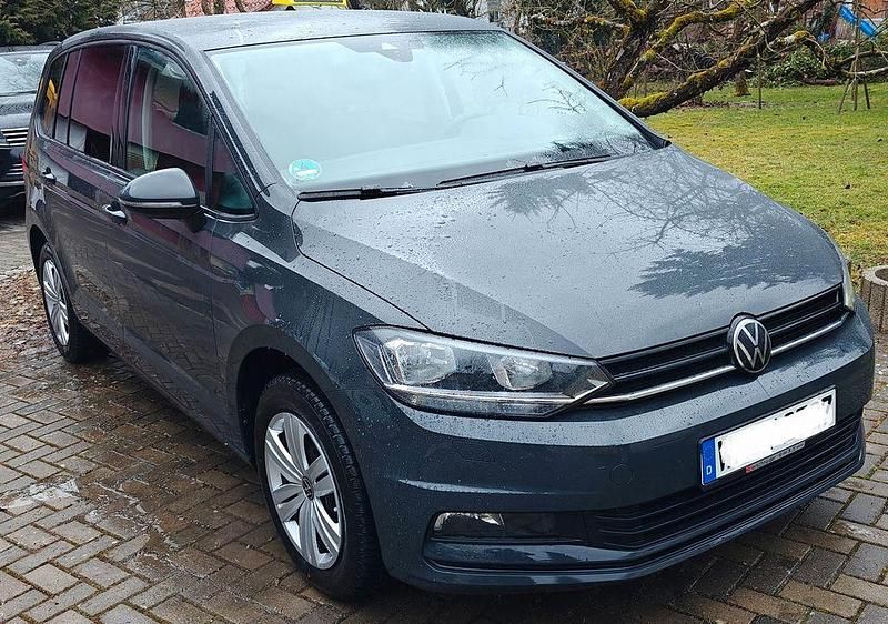 Neu VW Touran 150 PS (110 kW) 2025 Grau Van / Kleinbus