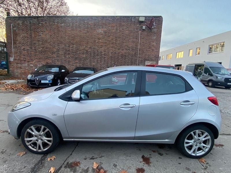 Gebraucht Mazda 2 86 PS (63 kW) 2010 Sunlight silver Kleinwagen