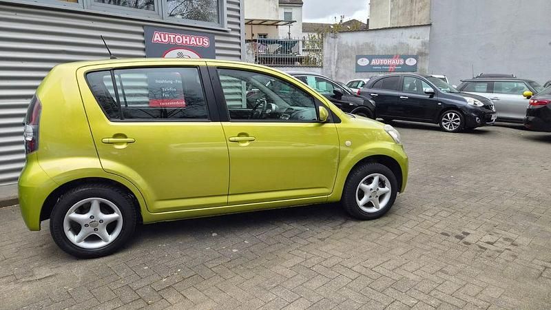 Gebraucht Daihatsu Sirion 92 PS (67 kW) 2009 Grün Kleinwagen