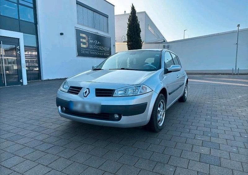 Silber Gebraucht 2005 Renault Mégane II Kleinwagen | 3.300 € - Bild 1/4