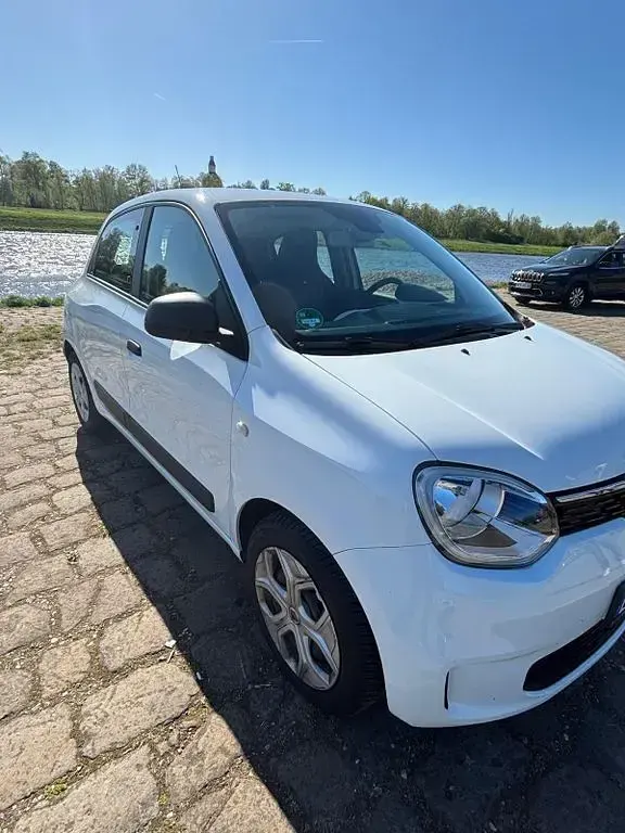 Gebraucht Renault Twingo Life 65 PS (47 kW) 2020 Weiß Kleinwagen
