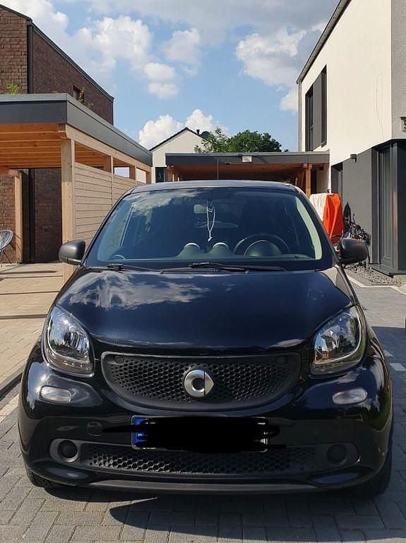 Schwarz Gebraucht 2016 Smart ForFour Limousine | 5.000 € (Guter Preis) - Bild 1/4