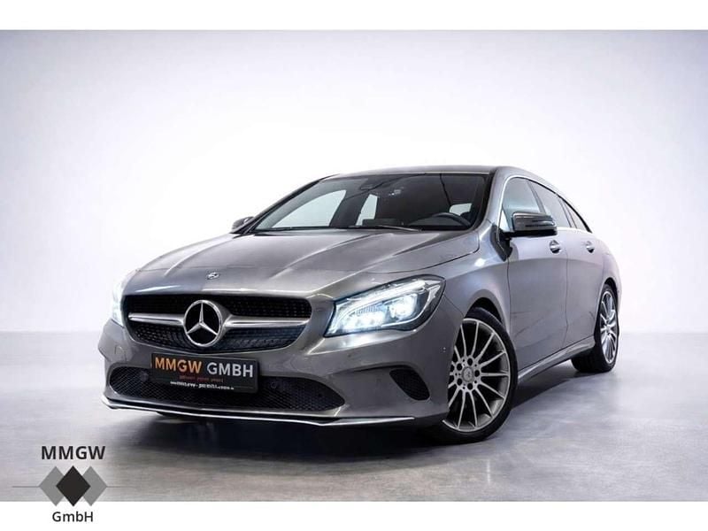 Gebraucht Mercedes CLA250 Urban 211 PS (155 kW) 2018 Grau Limousine