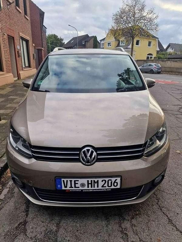 Gebraucht VW Touran Comfortline 105 PS (77 kW) 2014 Gelb Van / Kleinbus