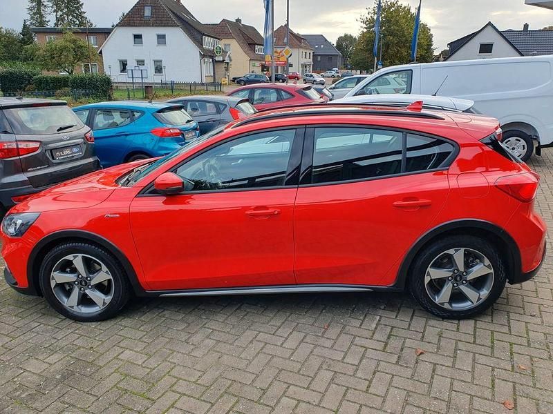 Gebraucht Ford Focus Active 125 PS (91 kW) 2019 Rot Limousine