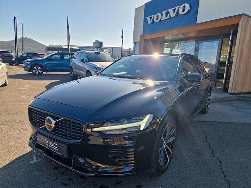 Gebraucht Volvo V60 Plus 253 PS (186 kW) 2022 Schwarz Kombi