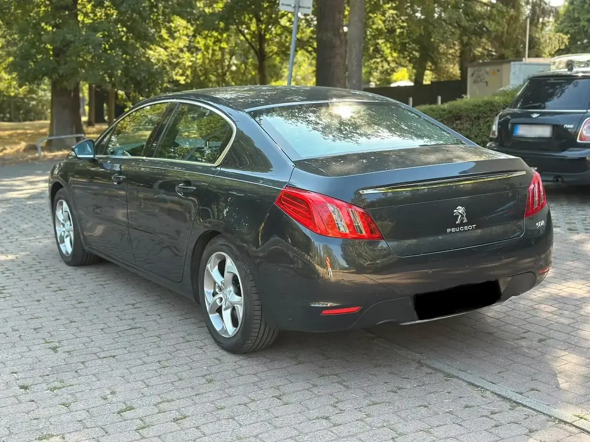 Gebraucht Peugeot 508 156 PS (114 kW) 2011 Schwarz Limousine