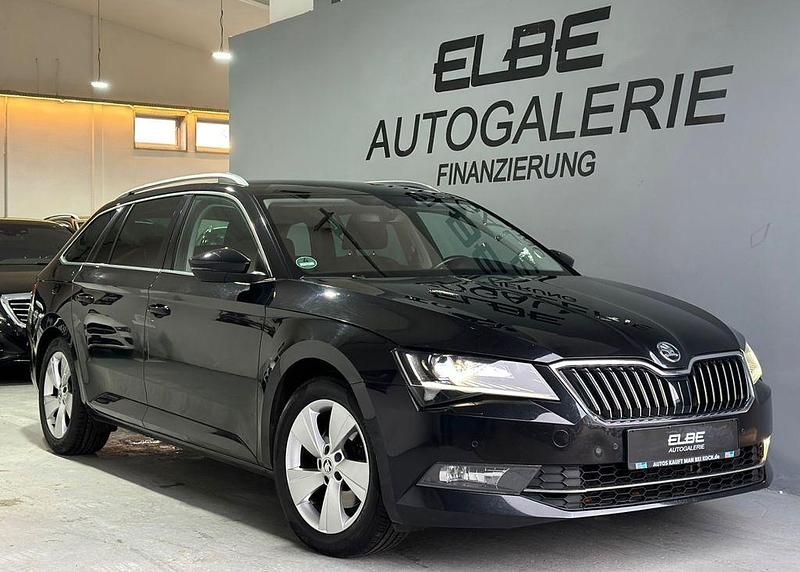 Schwarz Gebraucht 2016 Skoda Superb Style Kombi | 14.800 € (Fairer Preis) - Bild 1/4