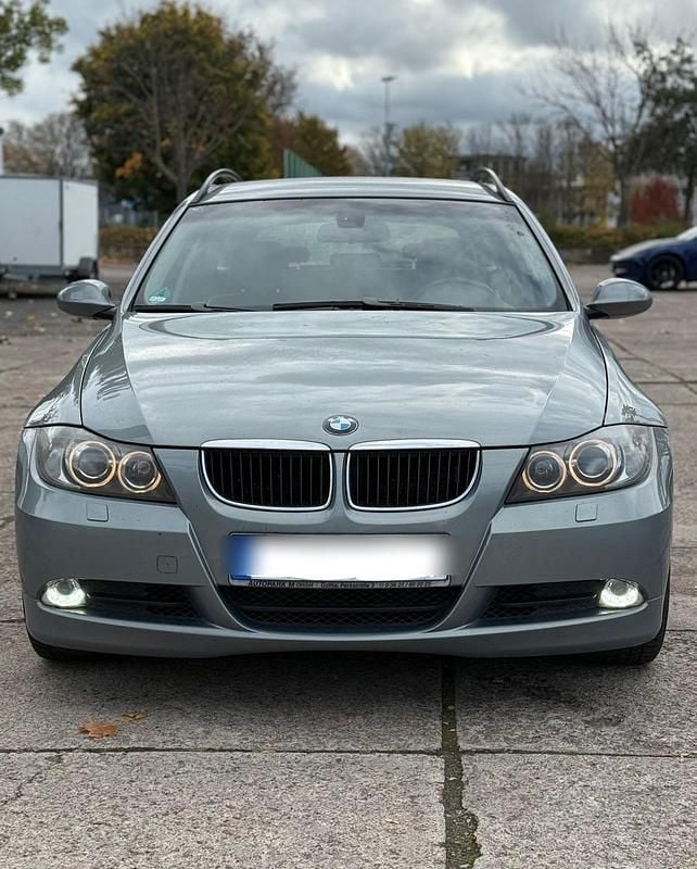 Andere farben Gebraucht 2005 BMW 320 Kombi | 4.490 € - Bild 1/4