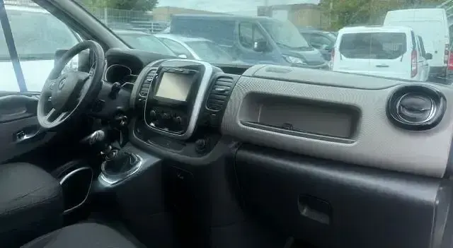 Gebraucht Renault Trafic 125 PS (91 kW) 2018 Weiß Van / Kleinbus