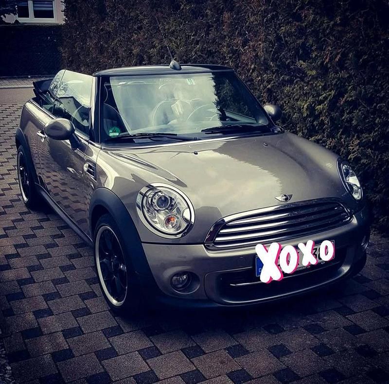 Grau Gebraucht 2011 Mini Cooper Cabriolet Cabrio | 9.999 € (Teuer) - Bild 1/4