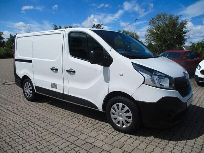 Gebraucht Renault Trafic Komfort 146 PS (107 kW) 2019 Gletscherweiss Van / Kleinbus
