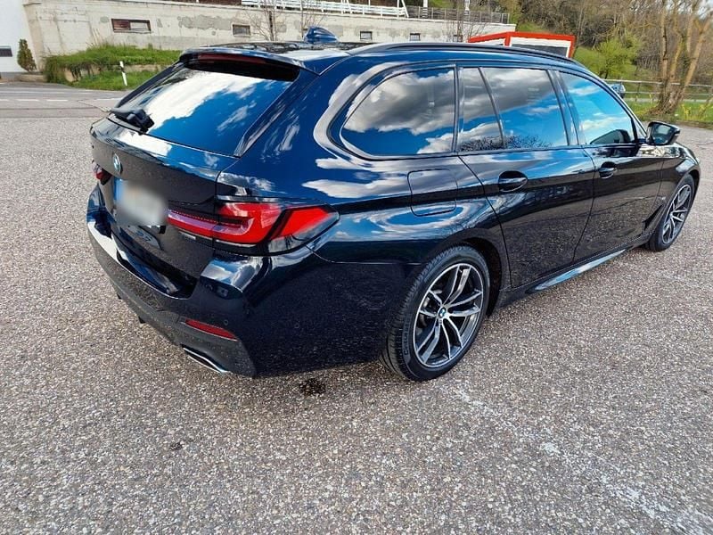 Schwarz Gebraucht 2021 BMW 530 M Sport Kombi | 34.900 € (Fairer Preis) - Bild 1/4