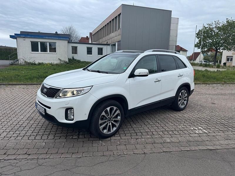 Weiß Gebraucht 2014 Kia Sorento SUV | 10.750 € (Fairer Preis) - Bild 1/4